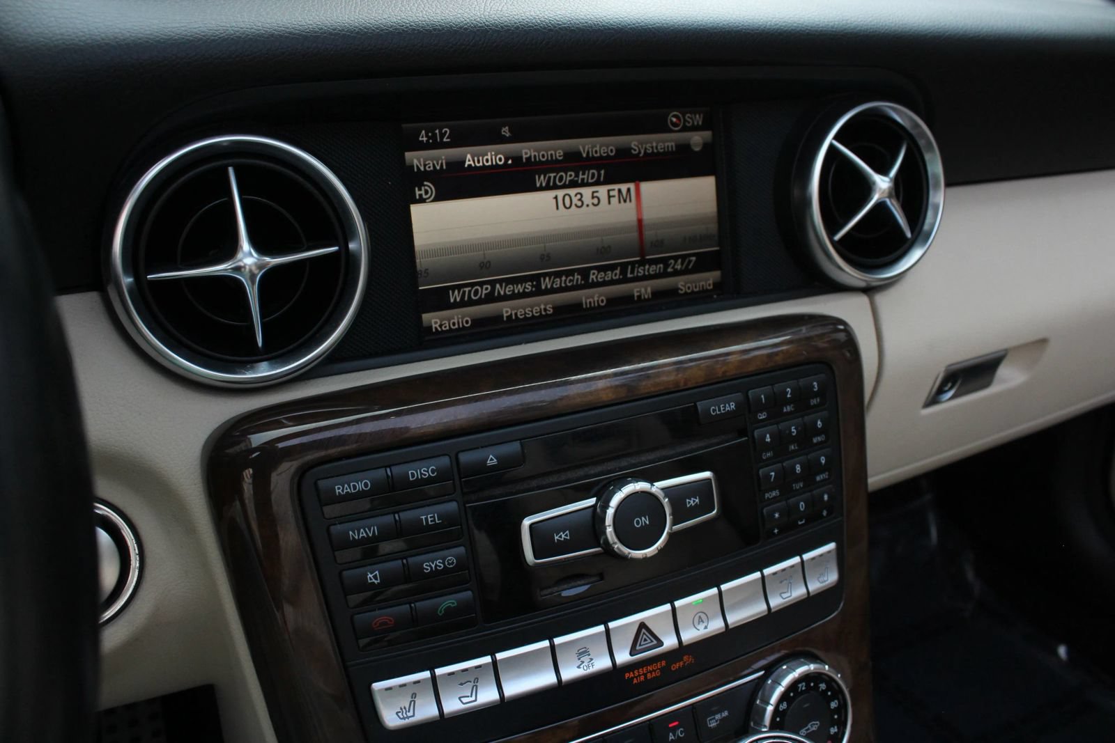 Used 2015 Mercedes-Benz SLK 350 w/ Multimedia Package image 23