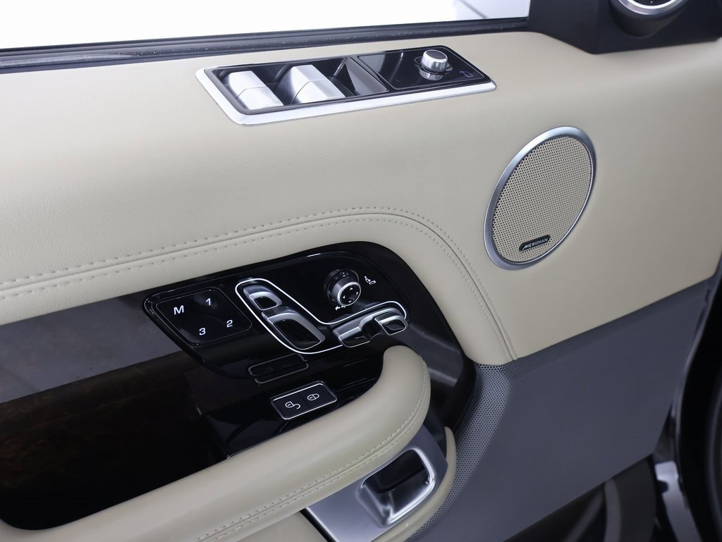 Used 2020 Land Rover Range Rover HSE image 21