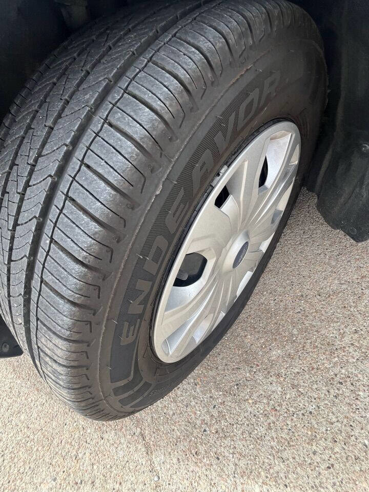 Used 2019 Ford Transit Connect XL image 9