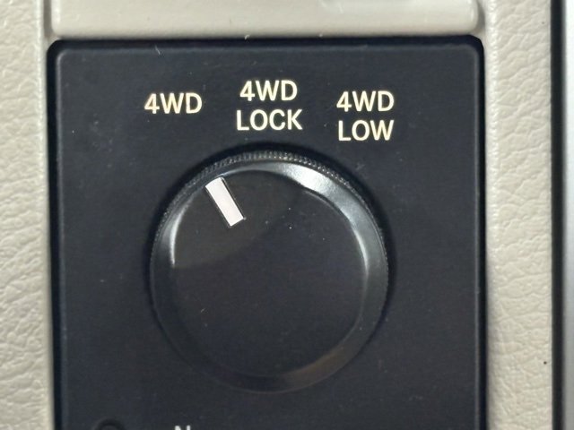 Used 2008 Chrysler Aspen Limited image 26