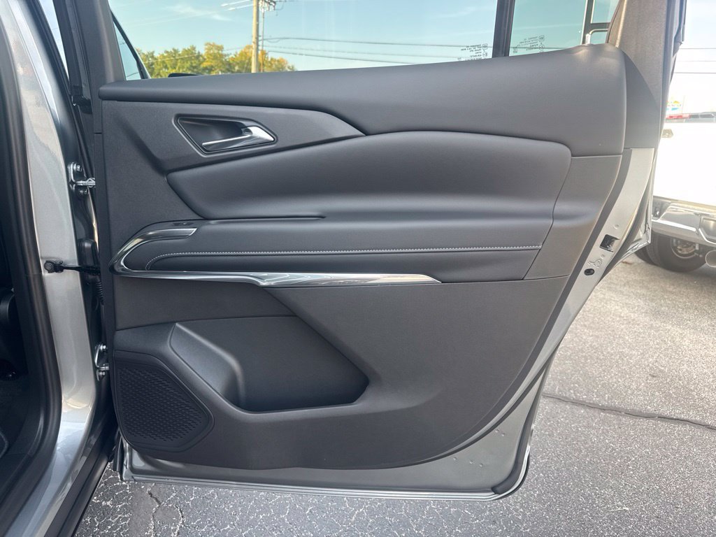 New 2027 Chevrolet Traverse LT AWD/4WD image 21