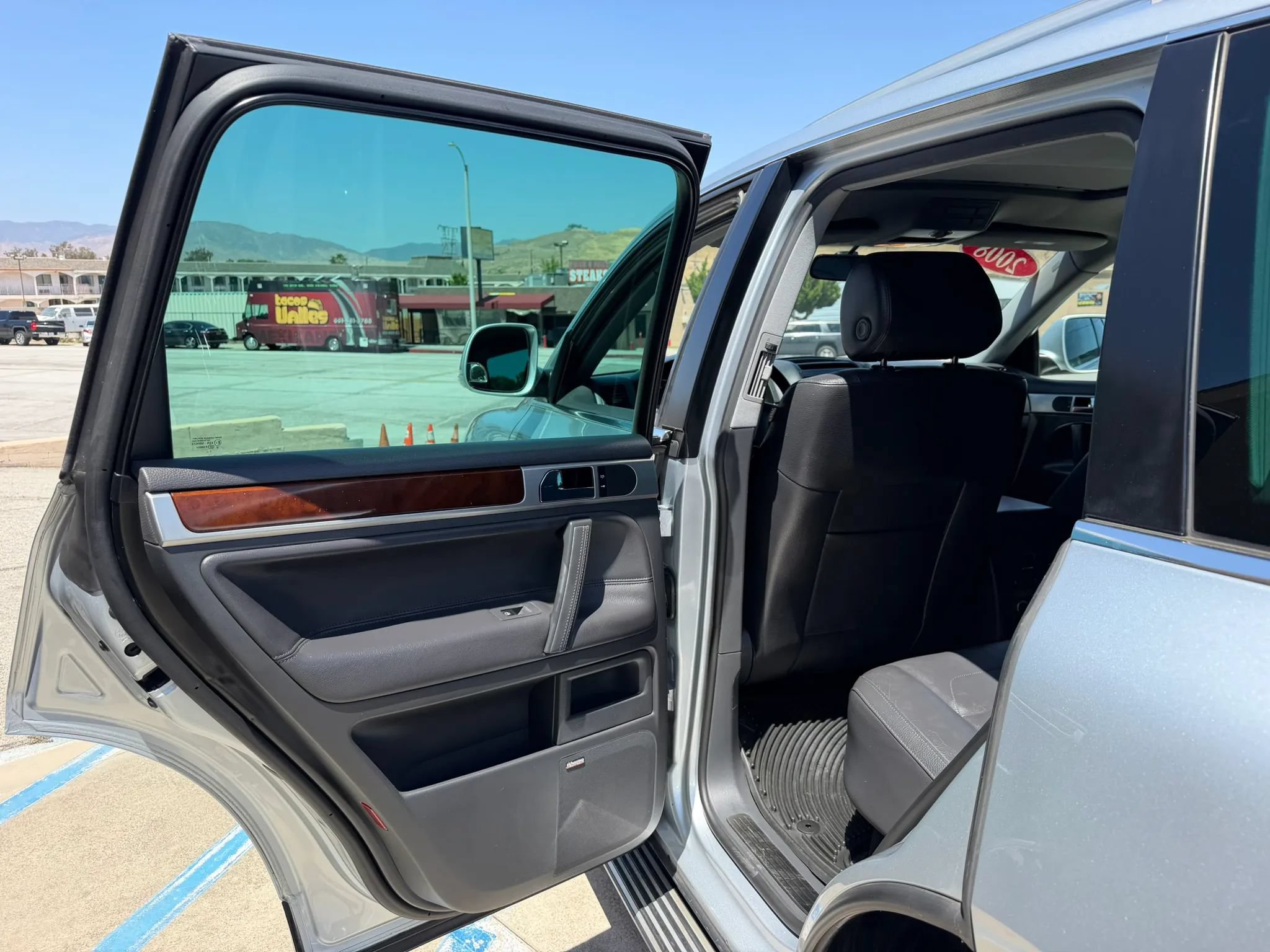 Used 2008 Volkswagen Touareg V6 AWD/4WD image 20