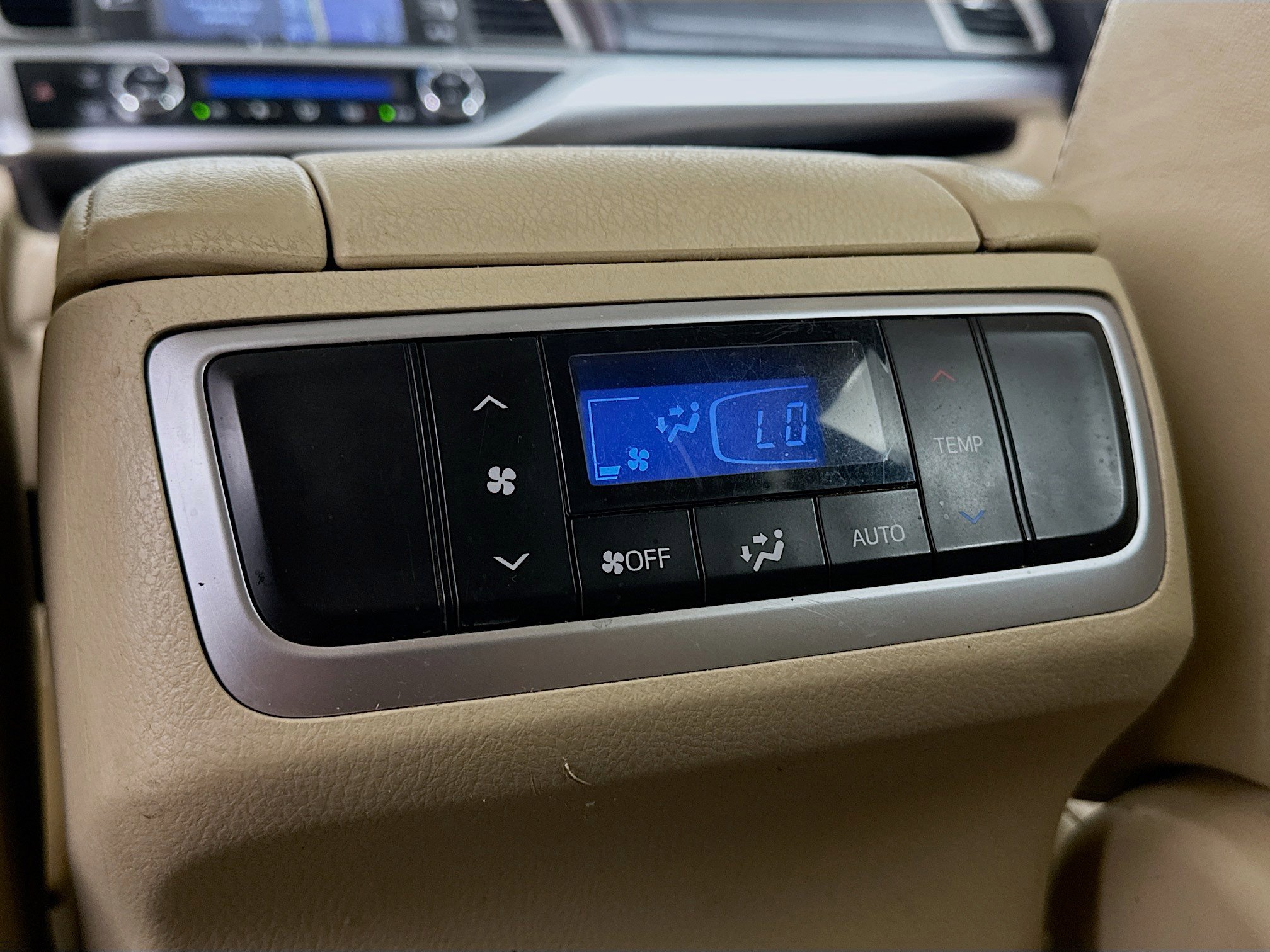 Used 2016 Toyota Highlander XLE image 29