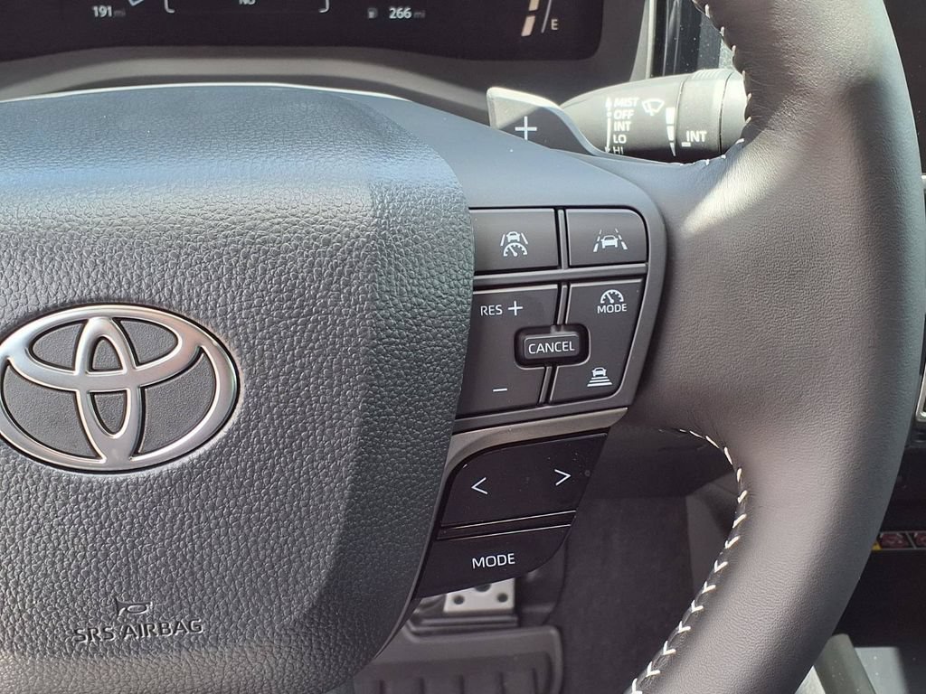 Used 2026 Toyota Camry SE FWD image 30