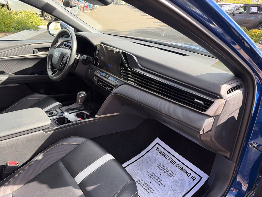 Used 2025 Toyota Camry SE FWD image 12