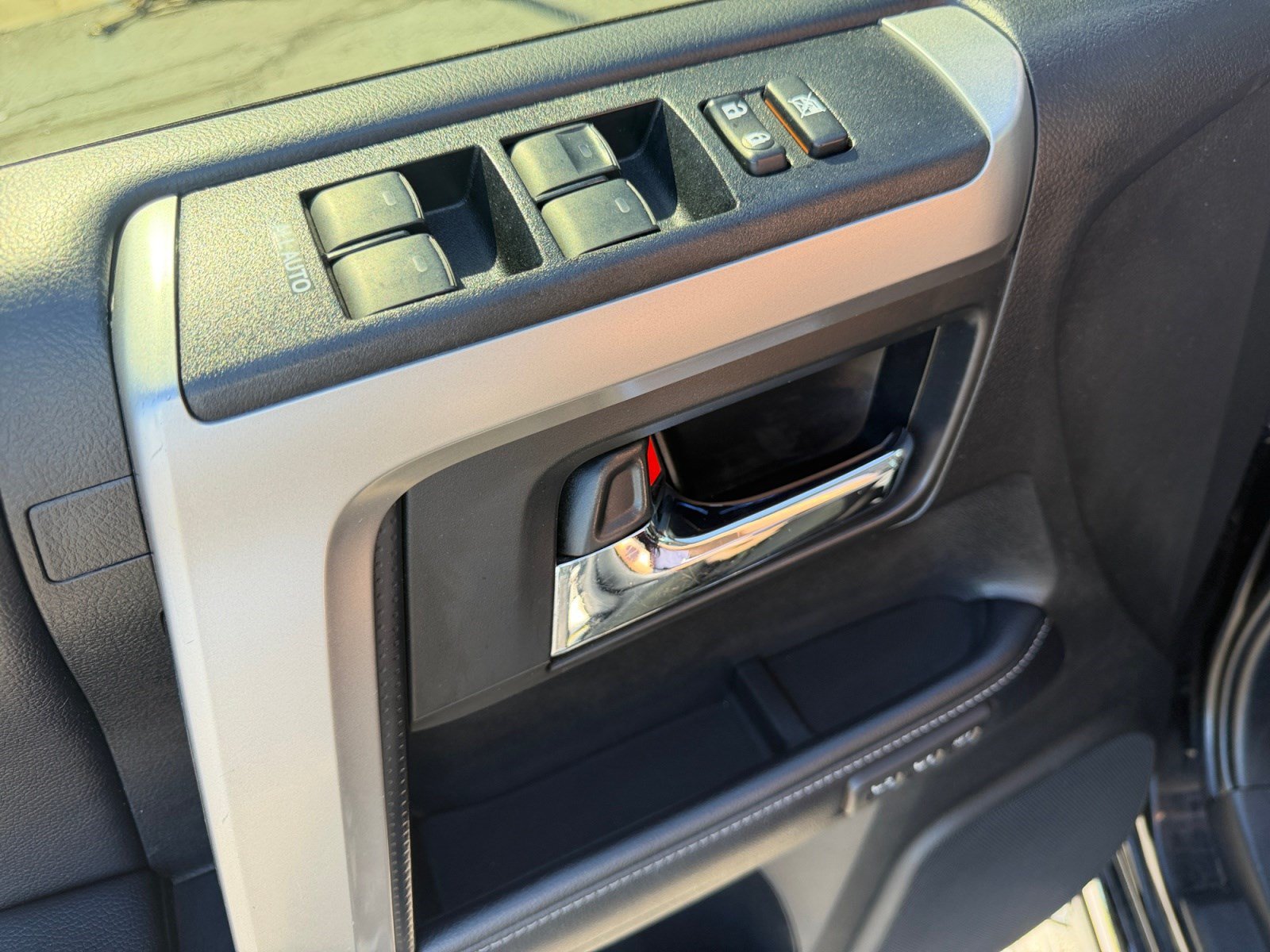 Used 2019 Toyota 4Runner Limited w/ Four Season Floor Mat Package AWD/4WD image 13