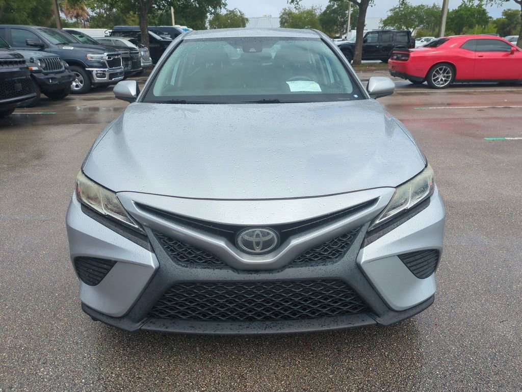 Used 2019 Toyota Camry SE image 4