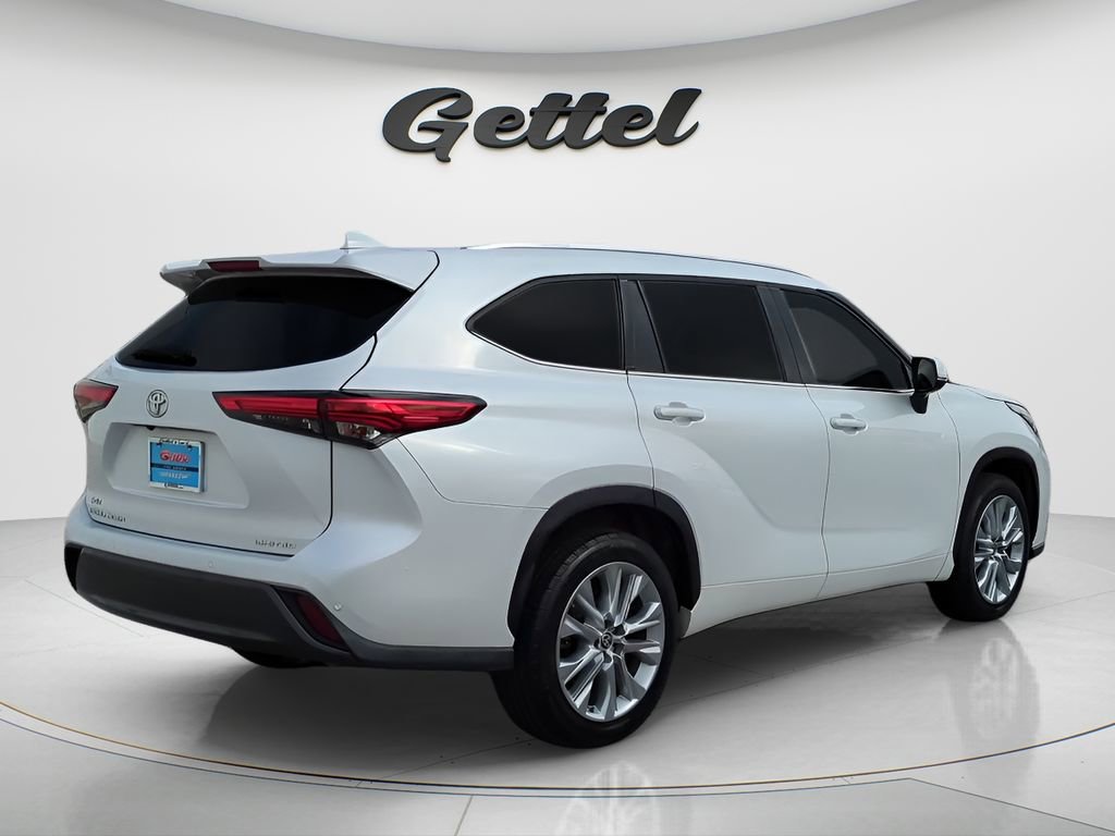 Used 2022 Toyota Highlander Limited image 5