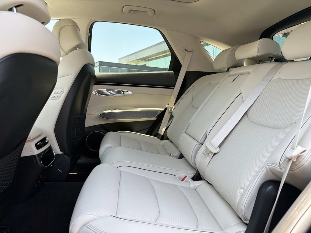 Used 2024 Genesis GV70 2.5T w/ Advanced Package AWD/4WD image 13