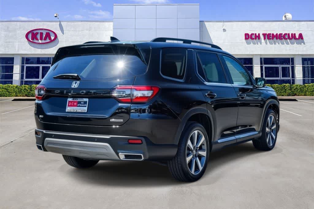 Used 2024 Honda Pilot Touring image 3
