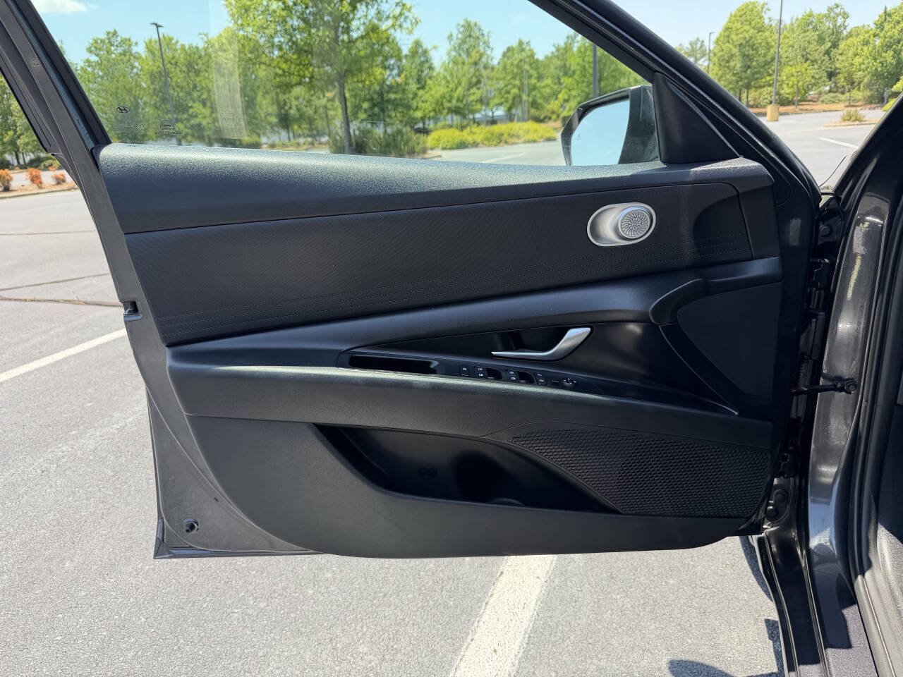 Used 2022 Hyundai Elantra SEL FWD image 11