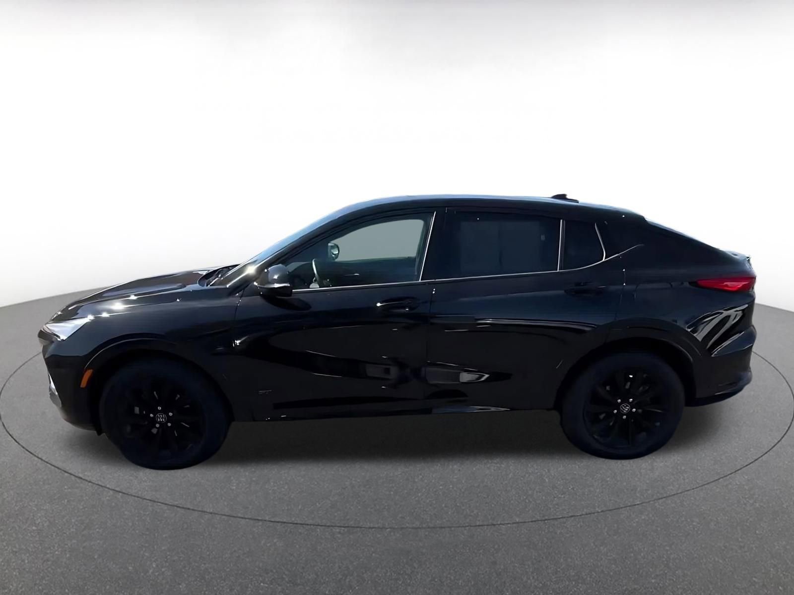 Used 2025 Buick Envista Sport Touring image 9