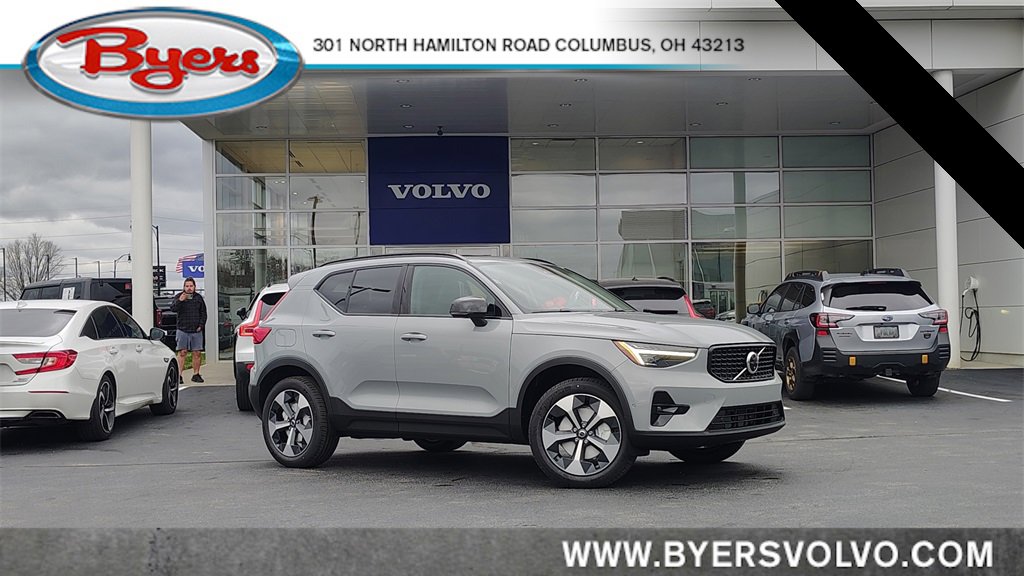 New 2026 Volvo XC40 B5 Plus w/ Climate Package