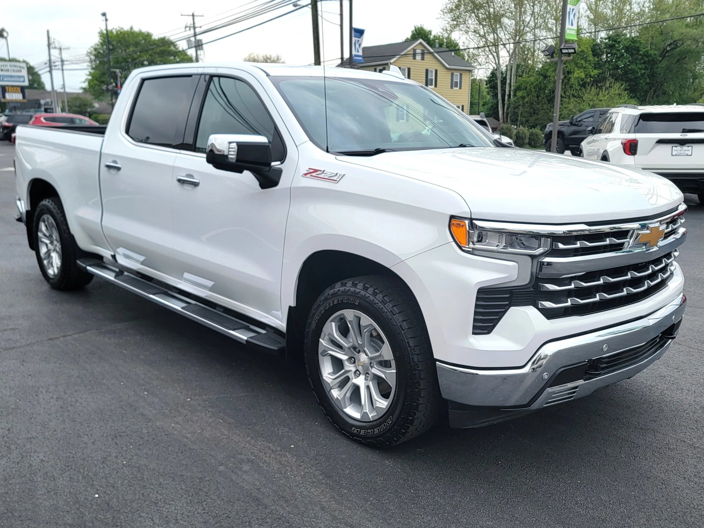 Used 2024 Chevrolet Silverado 1500 LTZ AWD/4WD image 3