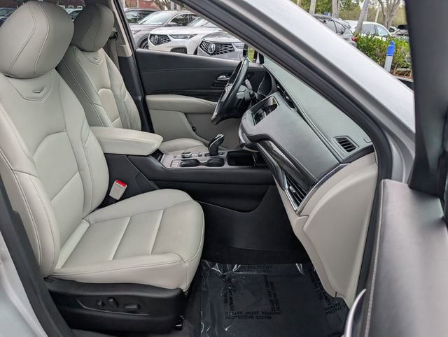 Used 2022 Cadillac XT4 Premium Luxury w/ Enhanced Visibility Package image 26