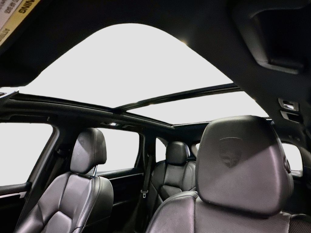 Certified 2018 Porsche Cayenne Platinum Edition AWD/4WD image 22
