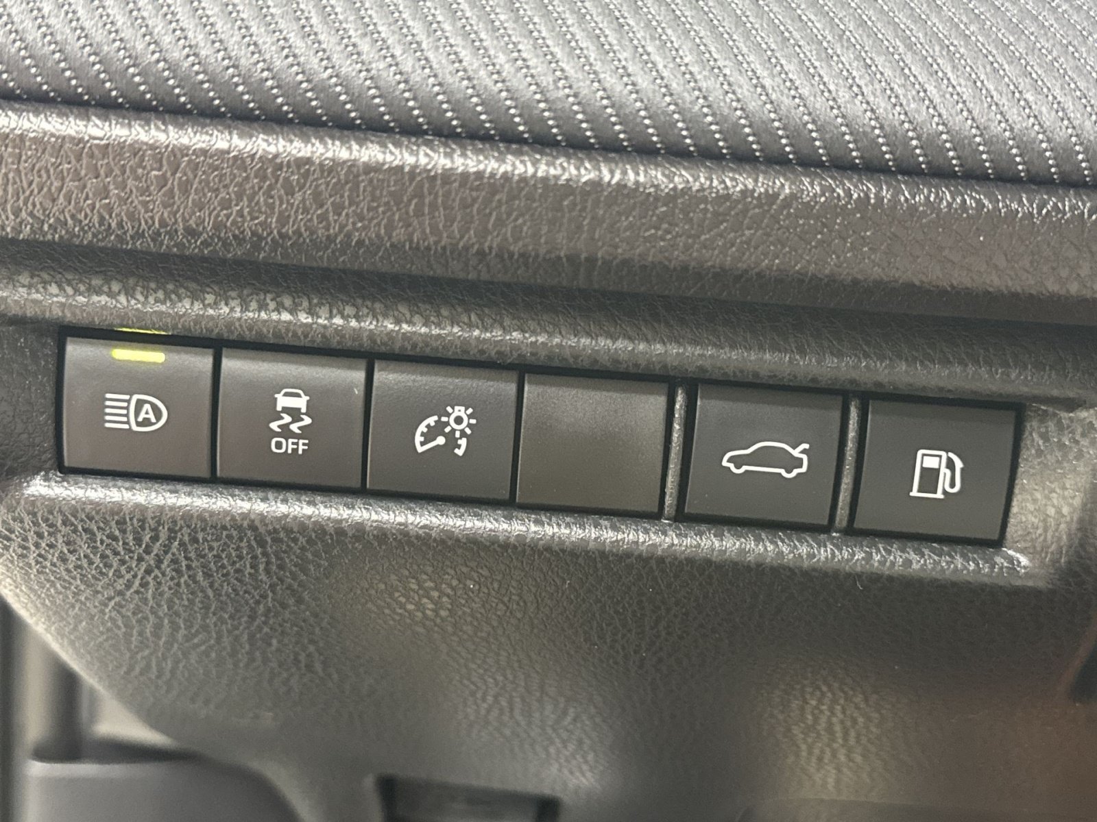 Used 2025 Toyota Camry SE FWD image 45