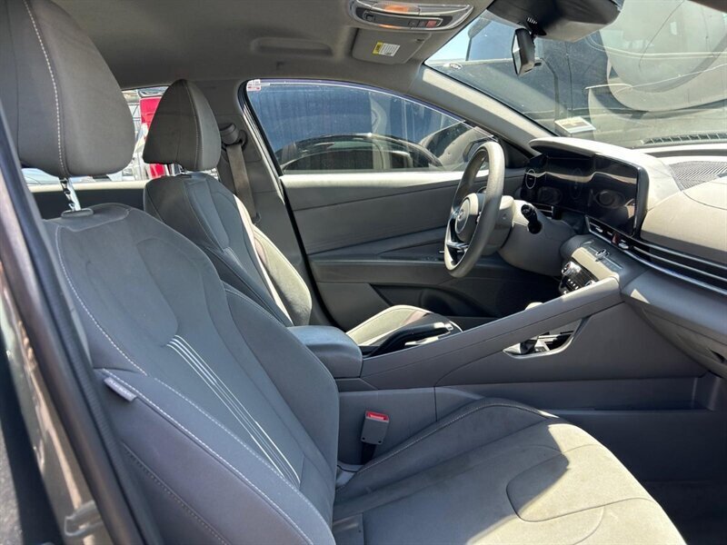 Used 2024 Hyundai Elantra SEL FWD image 39
