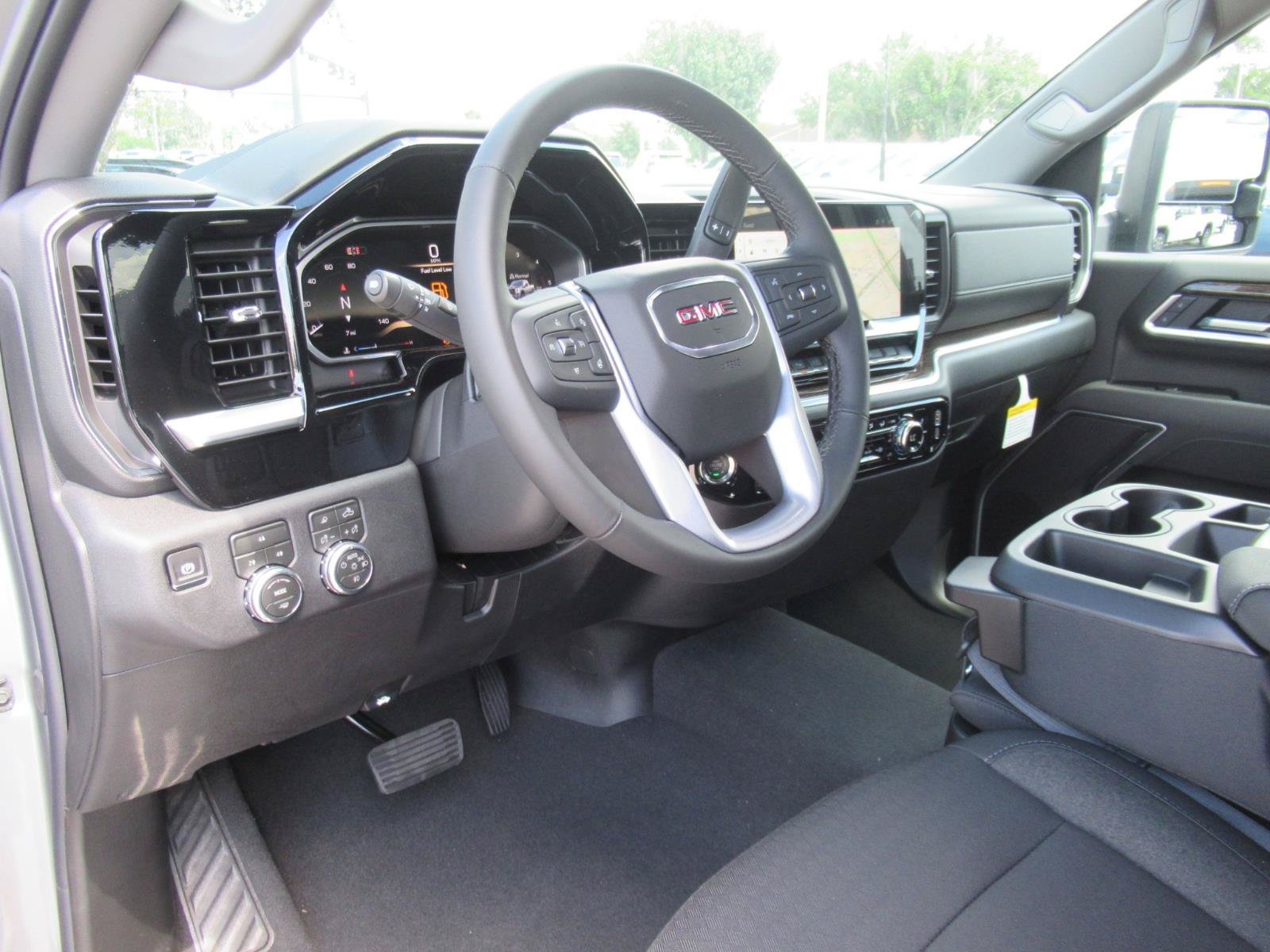 New 2026 GMC Sierra 2500 SLE w/ SLE Value Package; AWD/4WD image 17