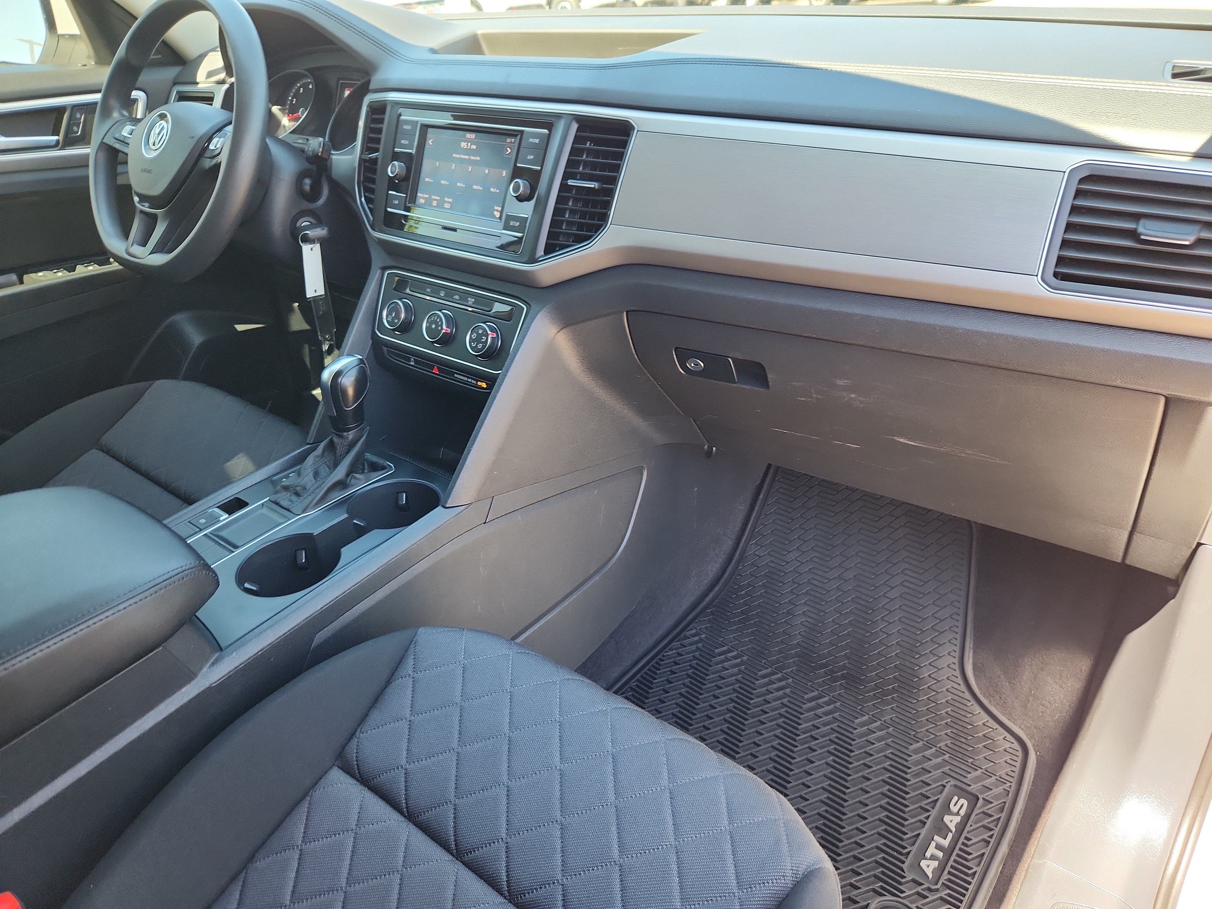 Used 2018 Volkswagen Atlas S FWD image 17