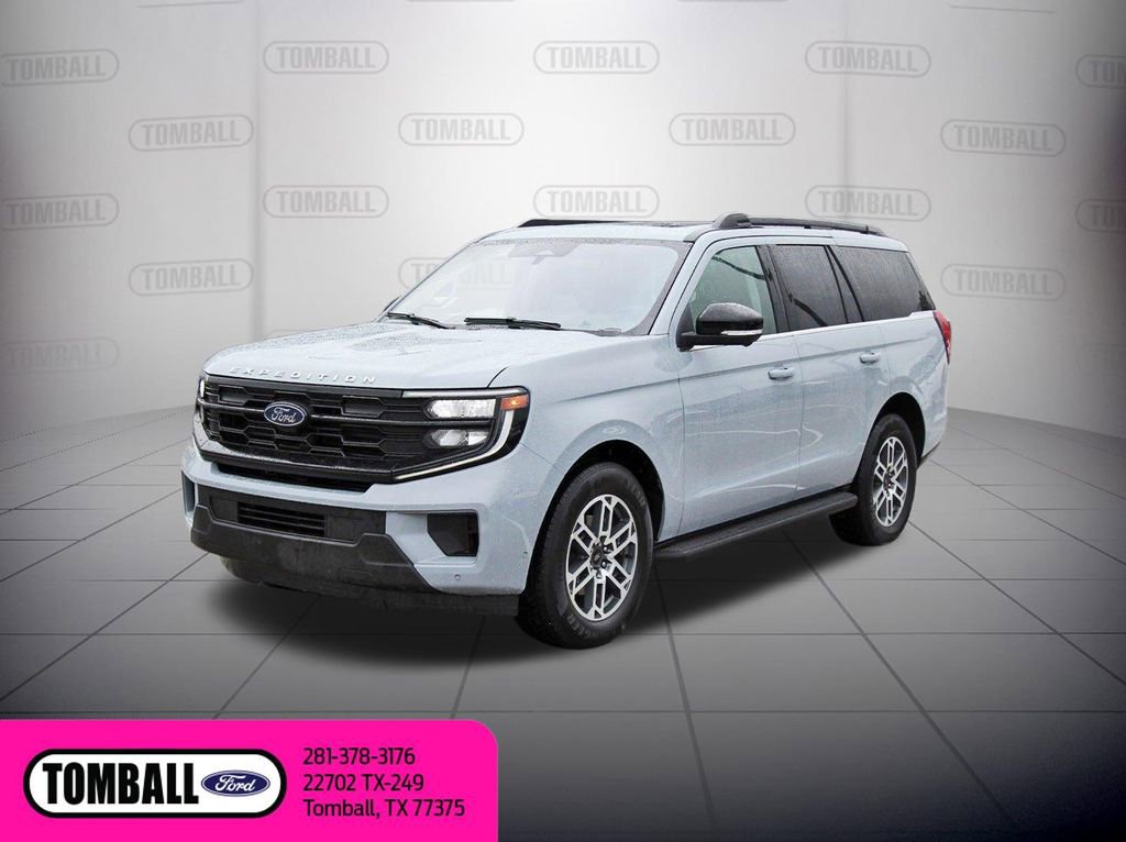 Used 2025 Ford Expedition Active RWD image 3