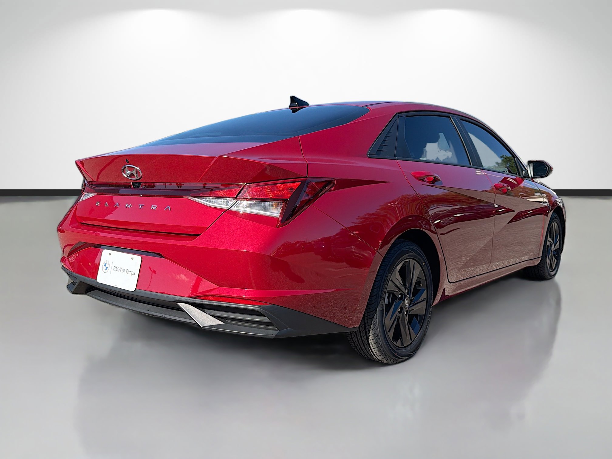 Used 2022 Hyundai Elantra SEL FWD image 3