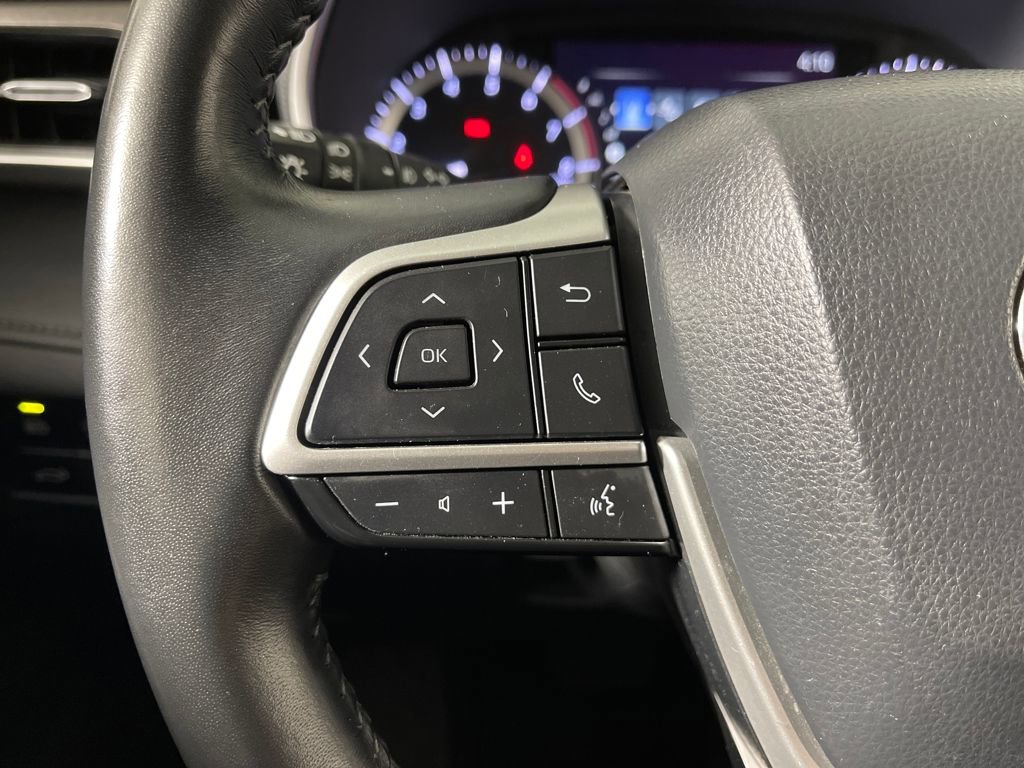 Used 2024 Toyota Highlander XLE AWD/4WD image 26