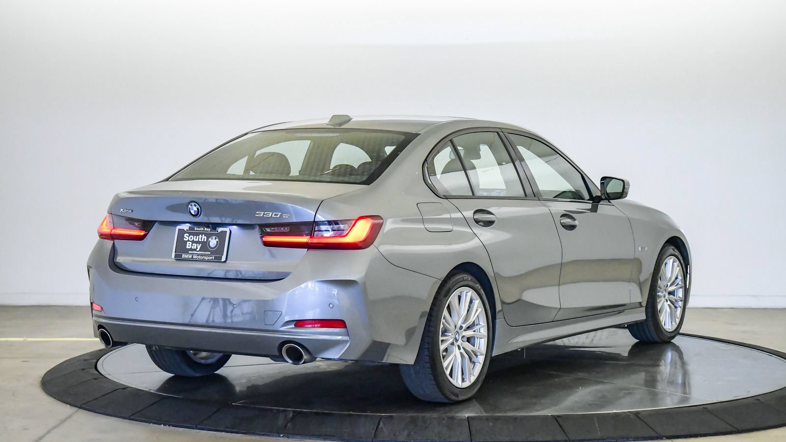 Certified 2023 BMW 330e xDrive w/ Premium Package AWD/4WD image 5