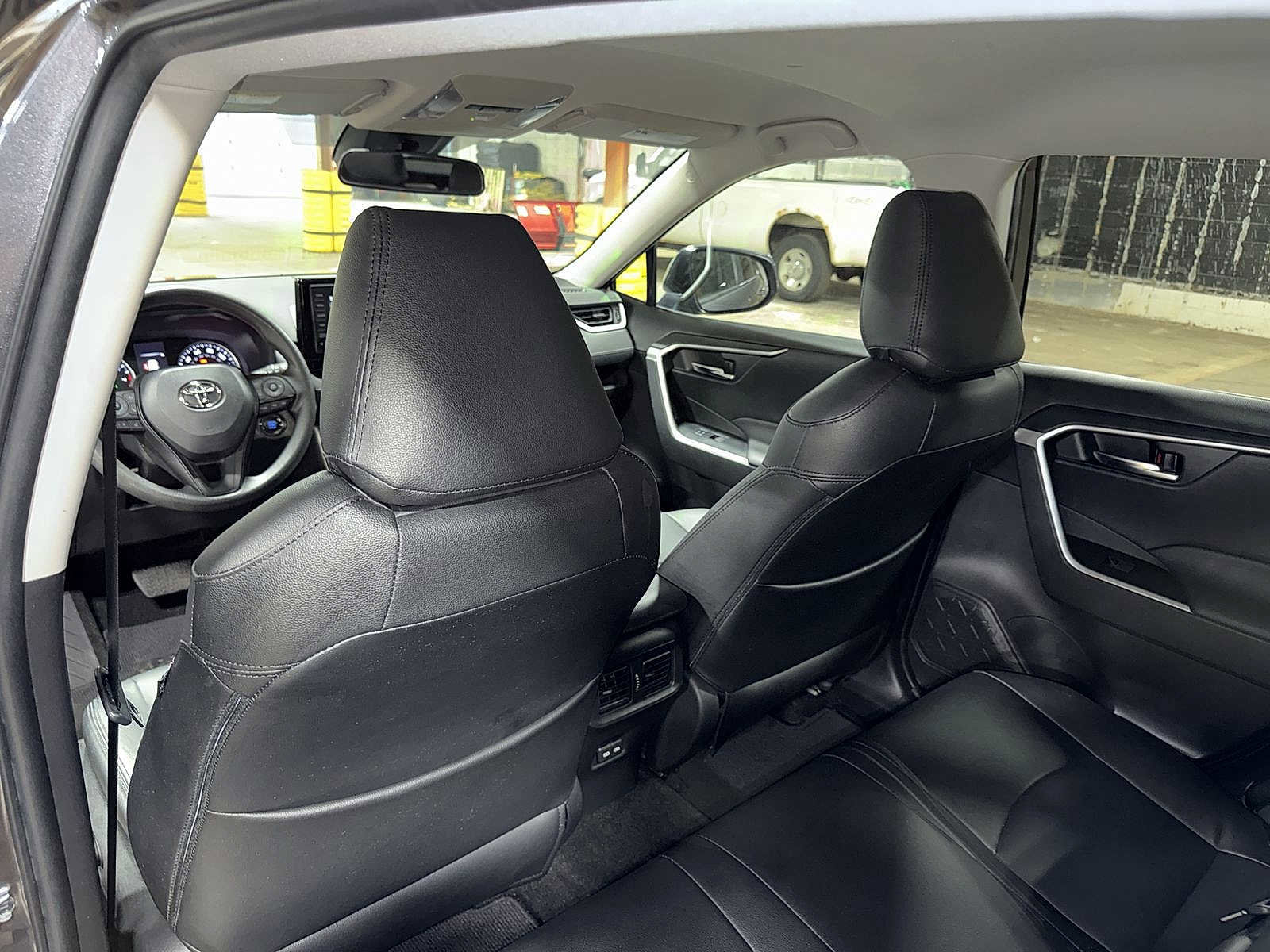Used 2022 Toyota RAV4 XLE w/ Carpet Mat Package (TMS) AWD/4WD image 27