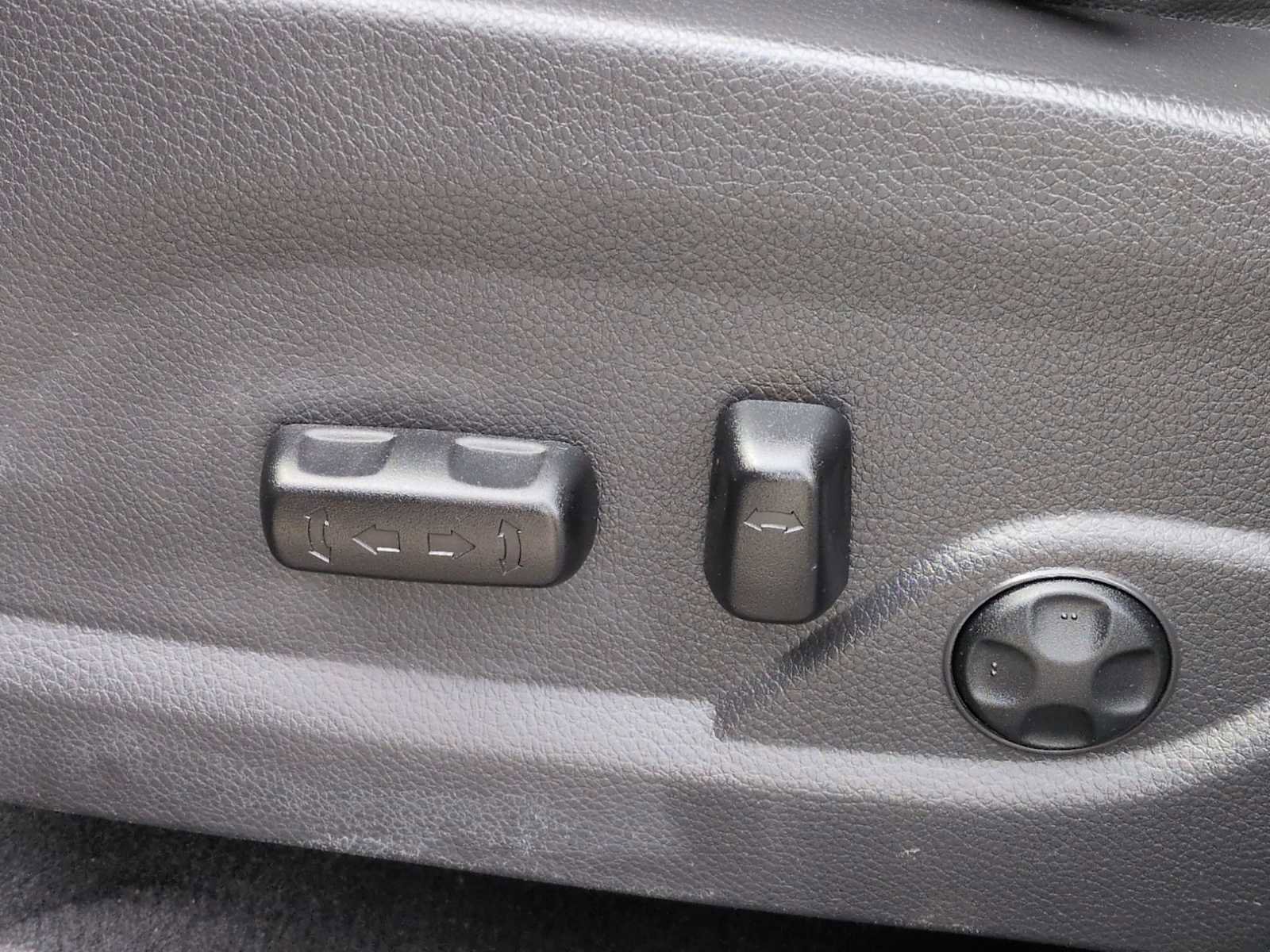 Used 2014 Hyundai Santa Fe Sport 2.0T w/ Navigation Package 06 image 17