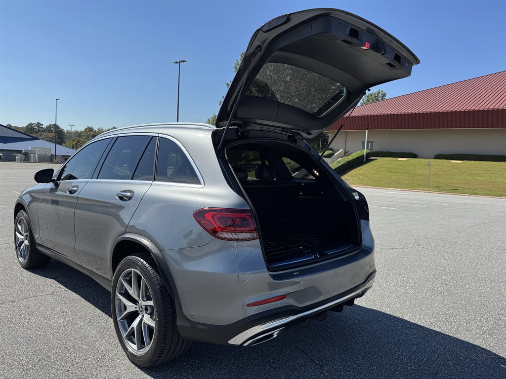 Used 2021 Mercedes-Benz GLC 300 4MATIC w/ AMG Line image 22