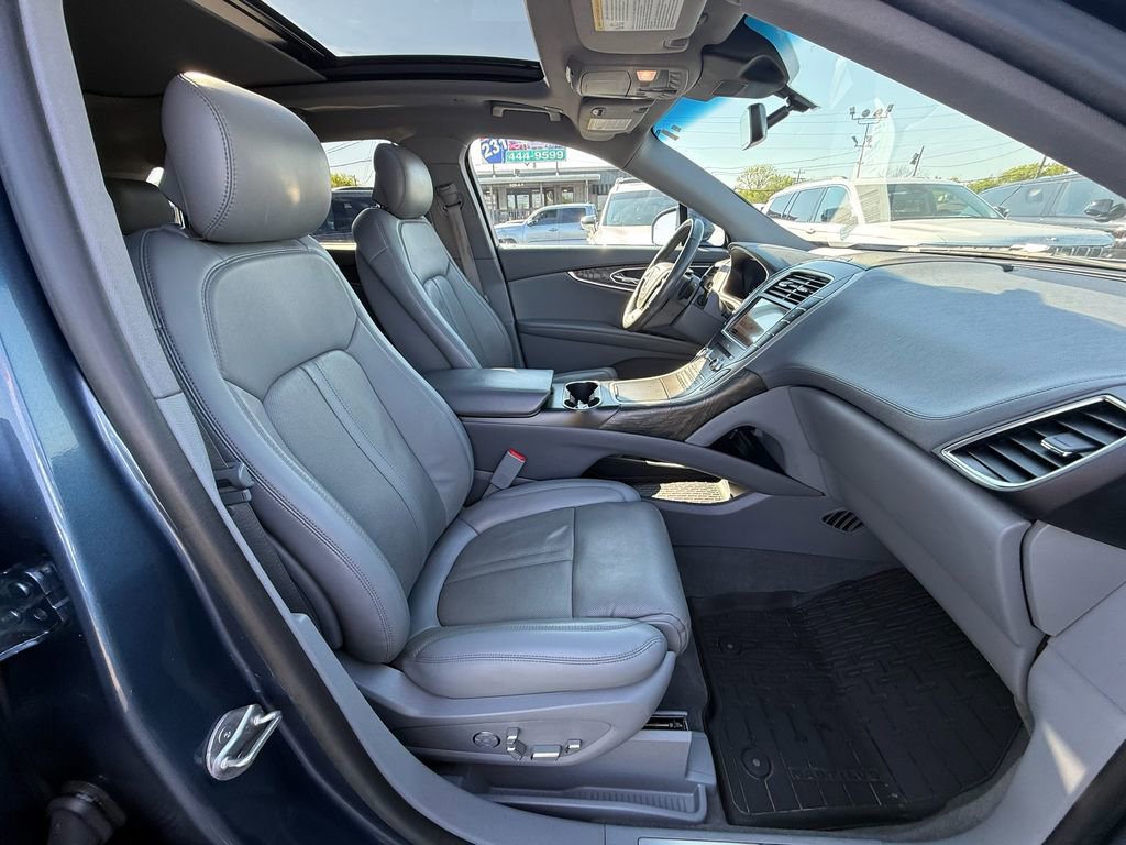 Used 2019 Lincoln Nautilus Reserve image 23