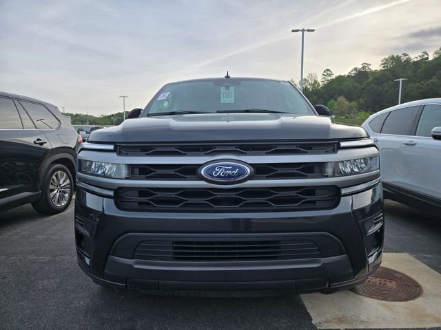 Used 2024 Ford Expedition Max XLT AWD/4WD image 2