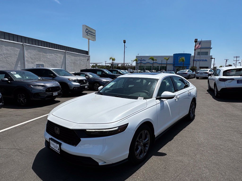 Used 2023 Honda Accord EX image 3