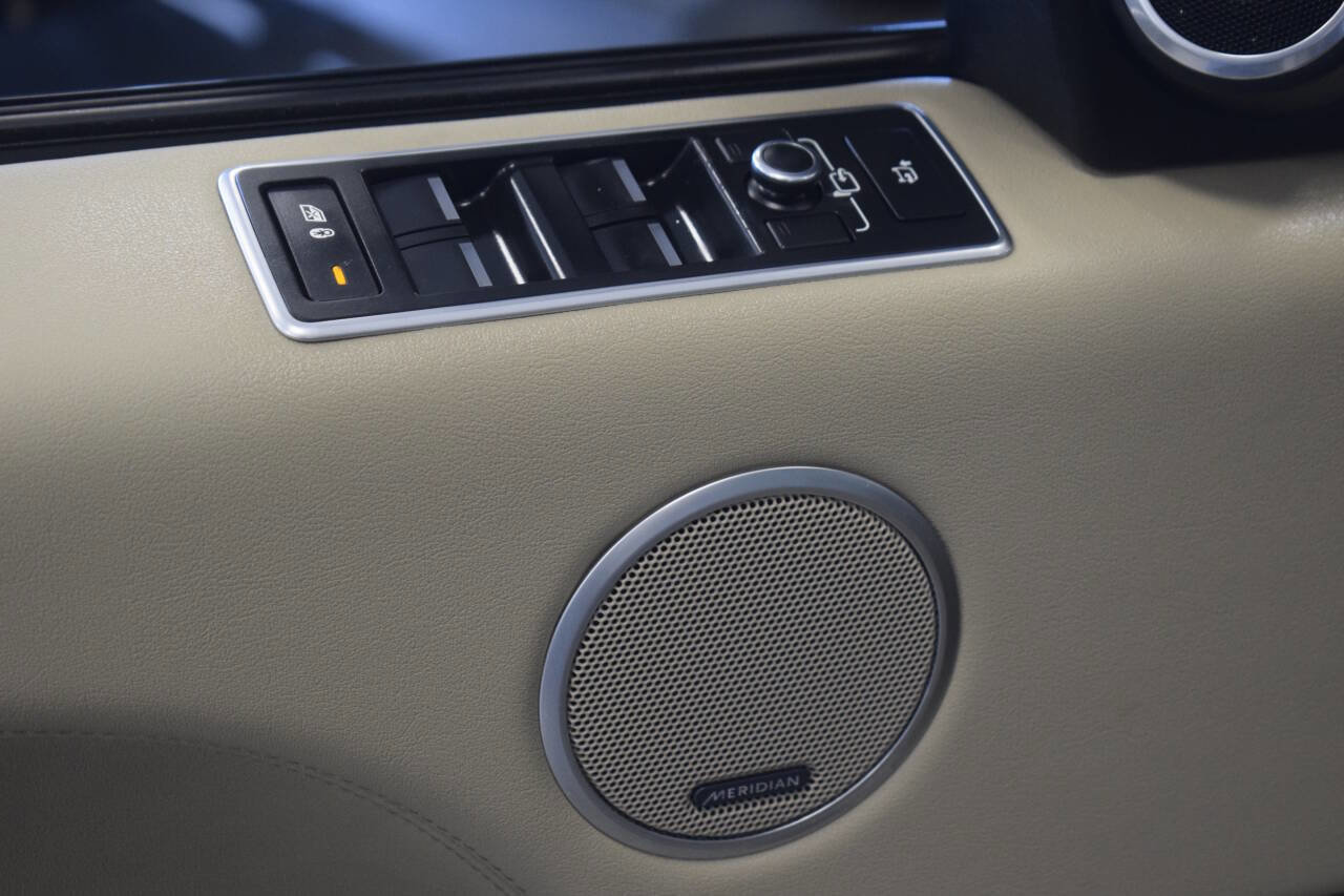 Used 2017 Land Rover Range Rover image 39