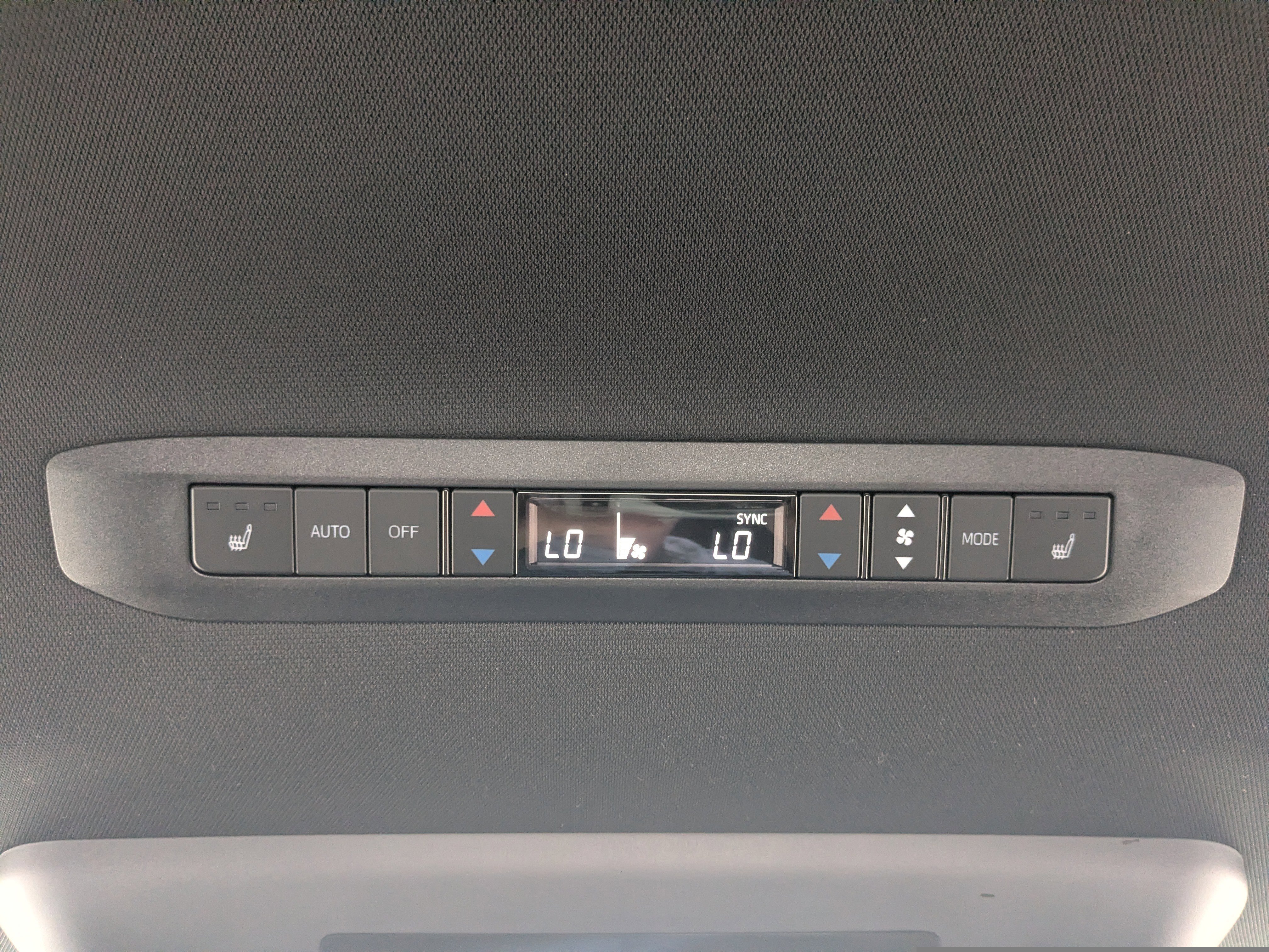 Used 2025 Toyota Sienna Platinum image 24