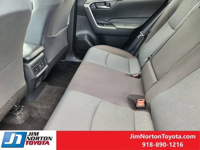 Used 2025 Toyota RAV4 XLE FWD image 30