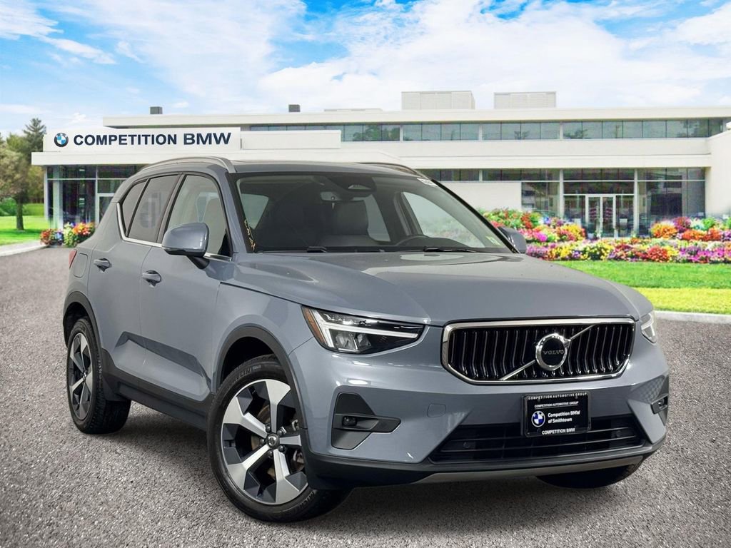 Used 2023 Volvo XC40 B5 Plus w/ Protection Package Premier AWD/4WD video 1