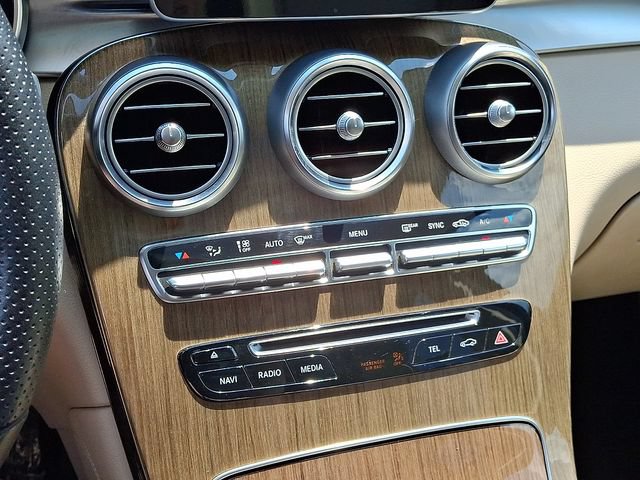 Used 2019 Mercedes-Benz GLC 300 4MATIC w/ Parking Assistance Package image 19