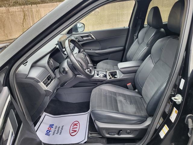 Used 2024 Mitsubishi Outlander SE image 12