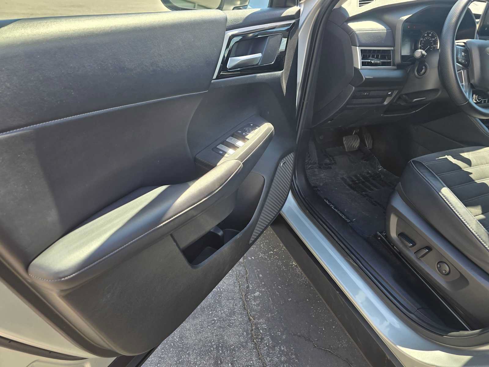 Used 2025 Mitsubishi Outlander SE AWD/4WD image 21