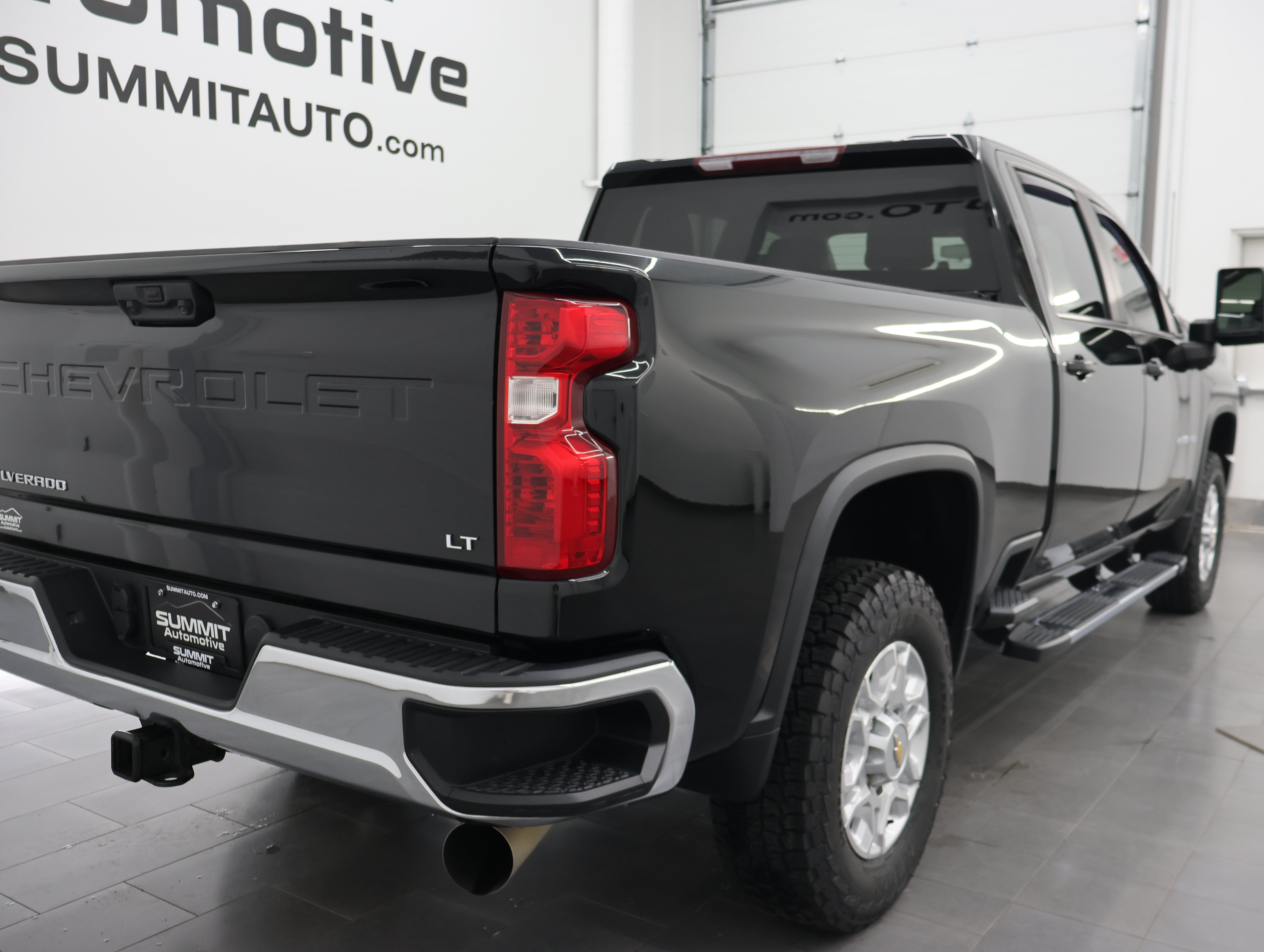 Used 2023 Chevrolet Silverado 2500 LT w/ Convenience Package AWD/4WD image 4