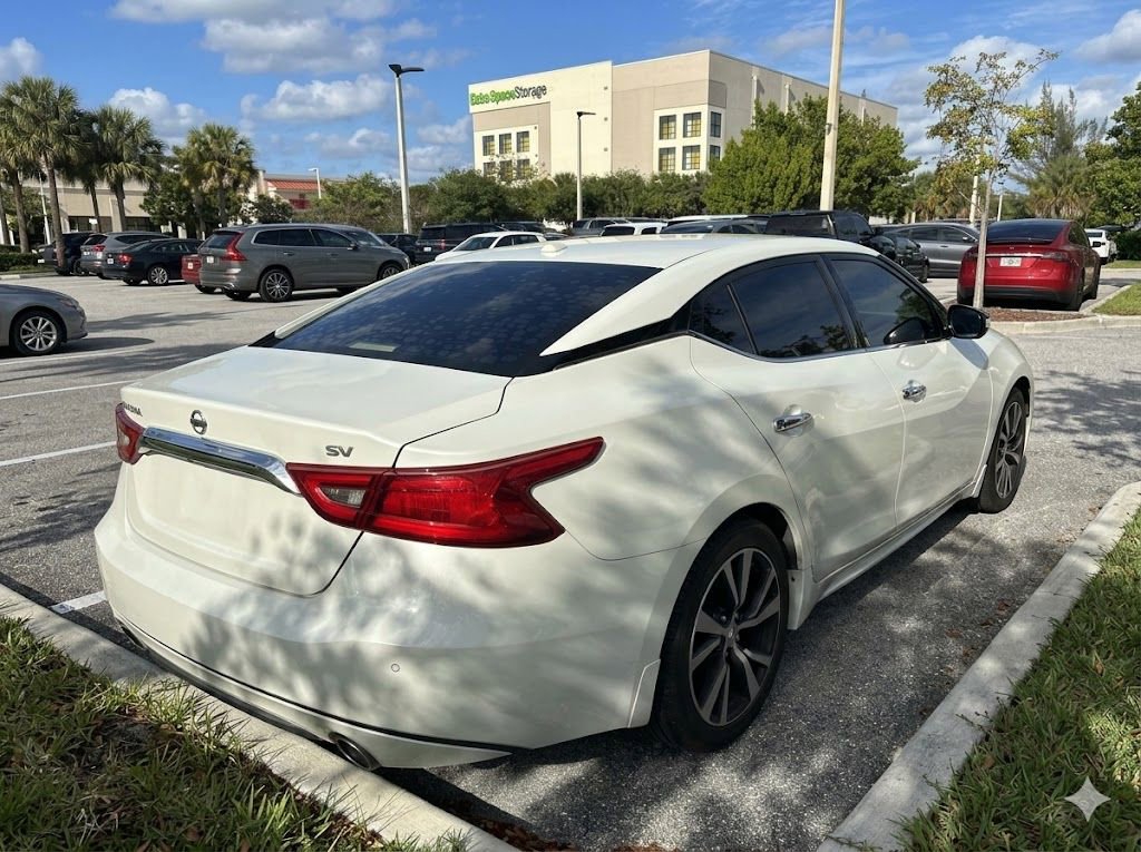 Used 2018 Nissan Maxima 3.5 SV image 2