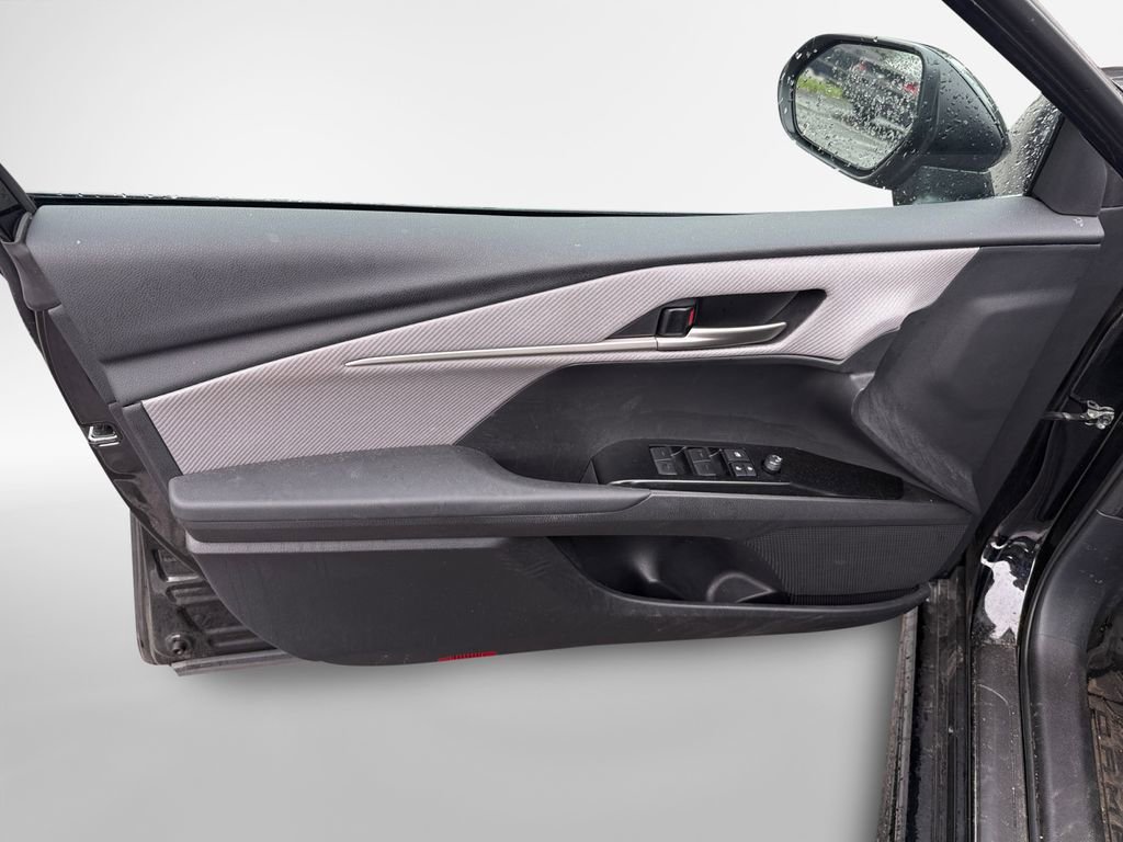 Used 2025 Toyota Camry SE FWD image 14