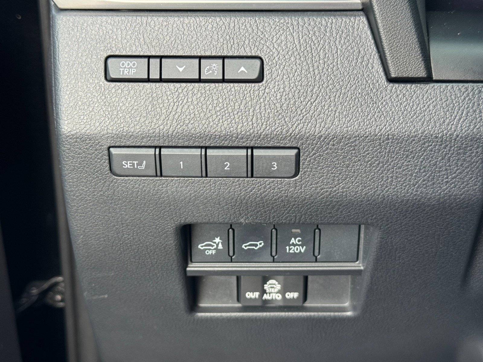 Used 2024 Lexus GX 550 w/ Cold Area Package AWD/4WD image 18