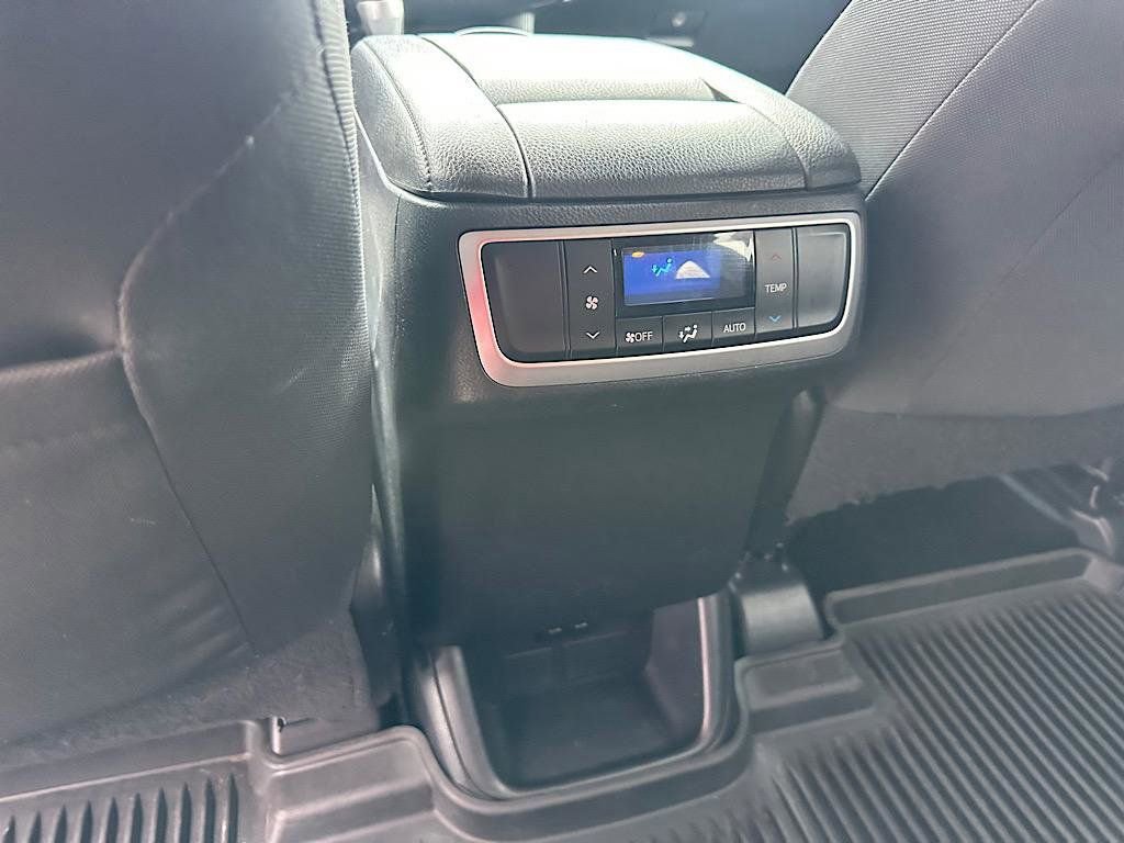 Certified 2018 Toyota Highlander LE image 20