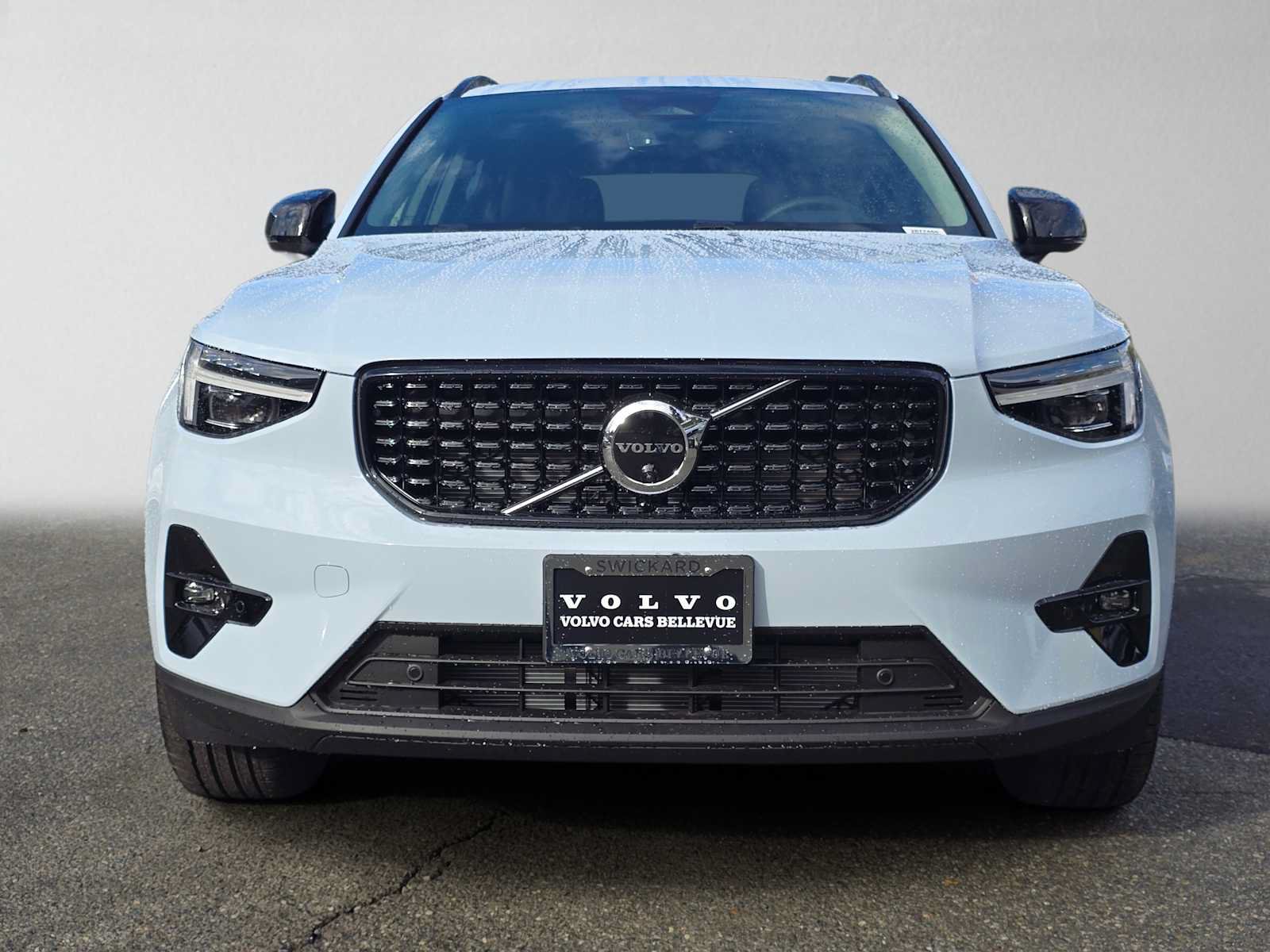 New 2026 Volvo XC40 B5 Plus w/ Protection Package Premier AWD/4WD image 8