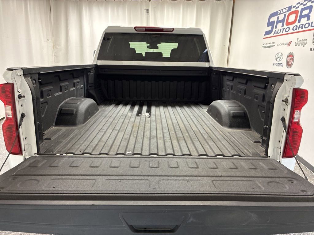 Used 2025 Chevrolet Silverado 2500 Custom w/ Custom Value Package image 7