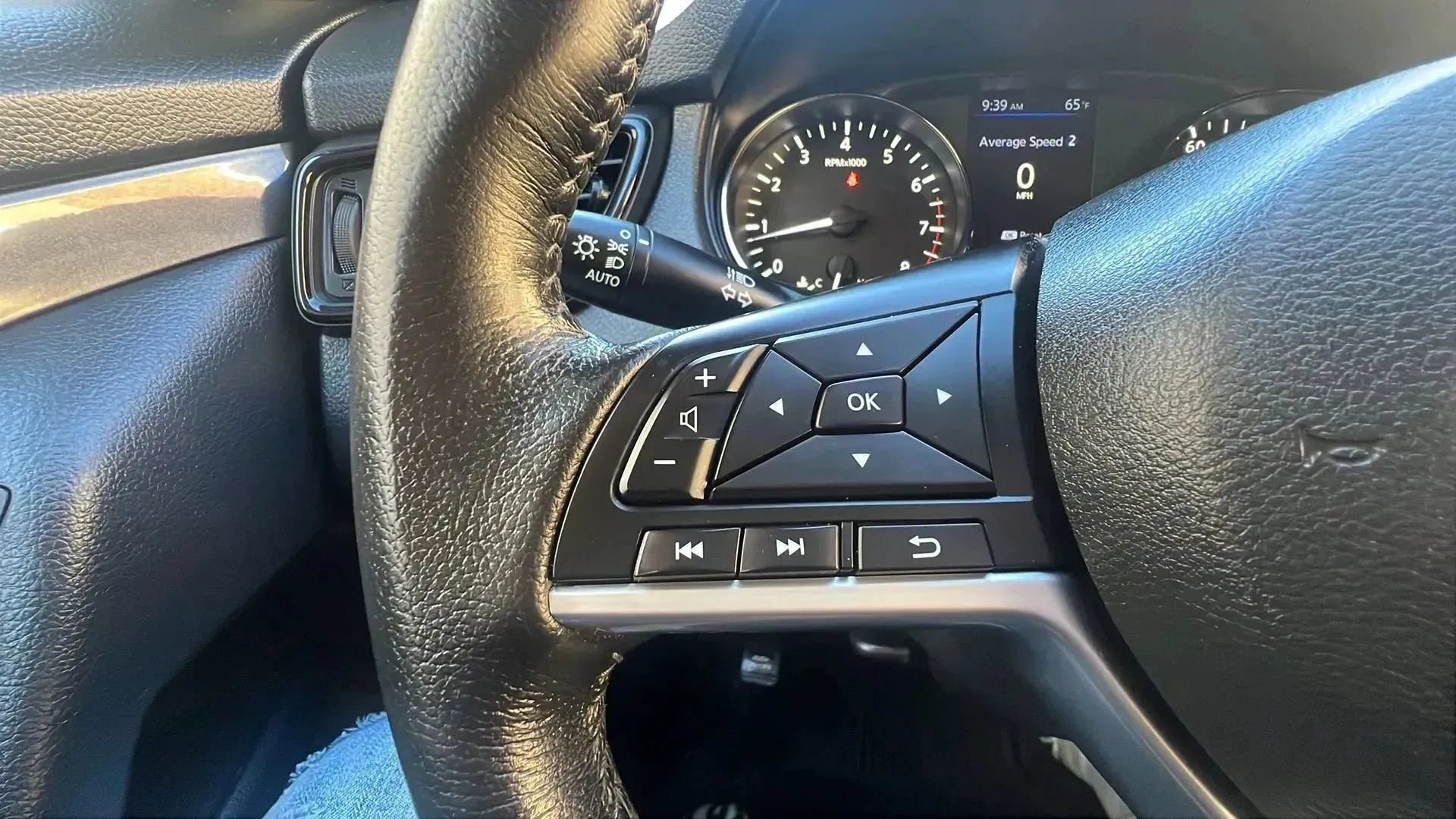Used 2019 Nissan Rogue SV AWD/4WD image 15