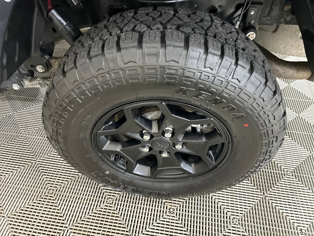 Used 2022 Jeep Gladiator Willys image 11